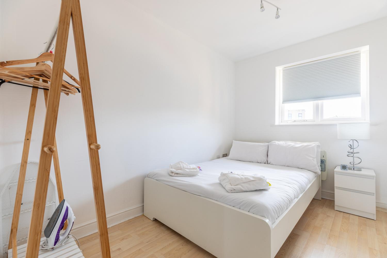 Skyline Haven - Modern 2b, Parking, Wifi & 4ktv *